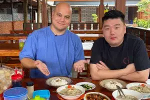 Jalan Makan Soto Betawi Bu Yati, soto khas pakai daging kepala sapi