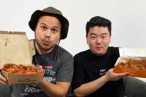 Jalan Makan This or That, fried chicken ter-juicy dan terenak ada di sini