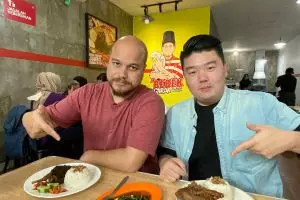 Jalan Makan Bebek Carok, renyahnya sampai ke dalam ditambah nikmatnya bumbu hitam