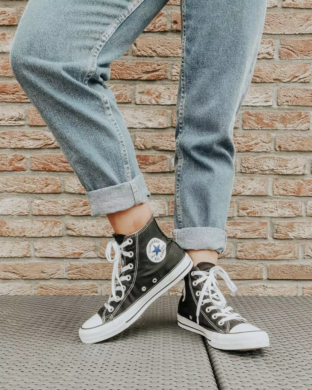 jenis sneakers ngetren istimewa