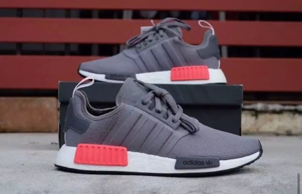 jenis sneakers ngetren istimewa