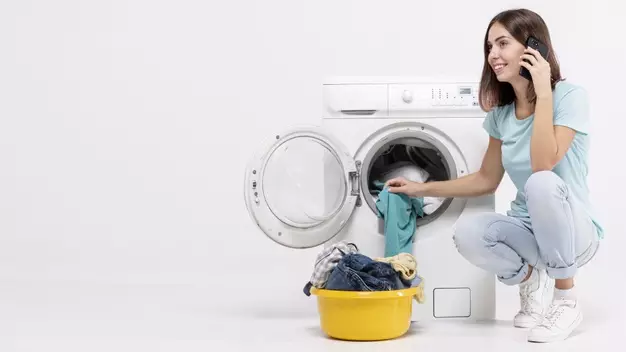 Cegah jerawat saat memakai masker © 2020 brilio.net