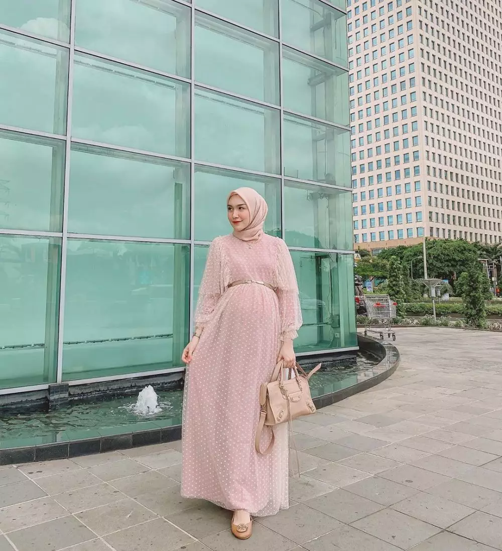 inspirasi hijab bernuansa pastel ala melody prima instagram