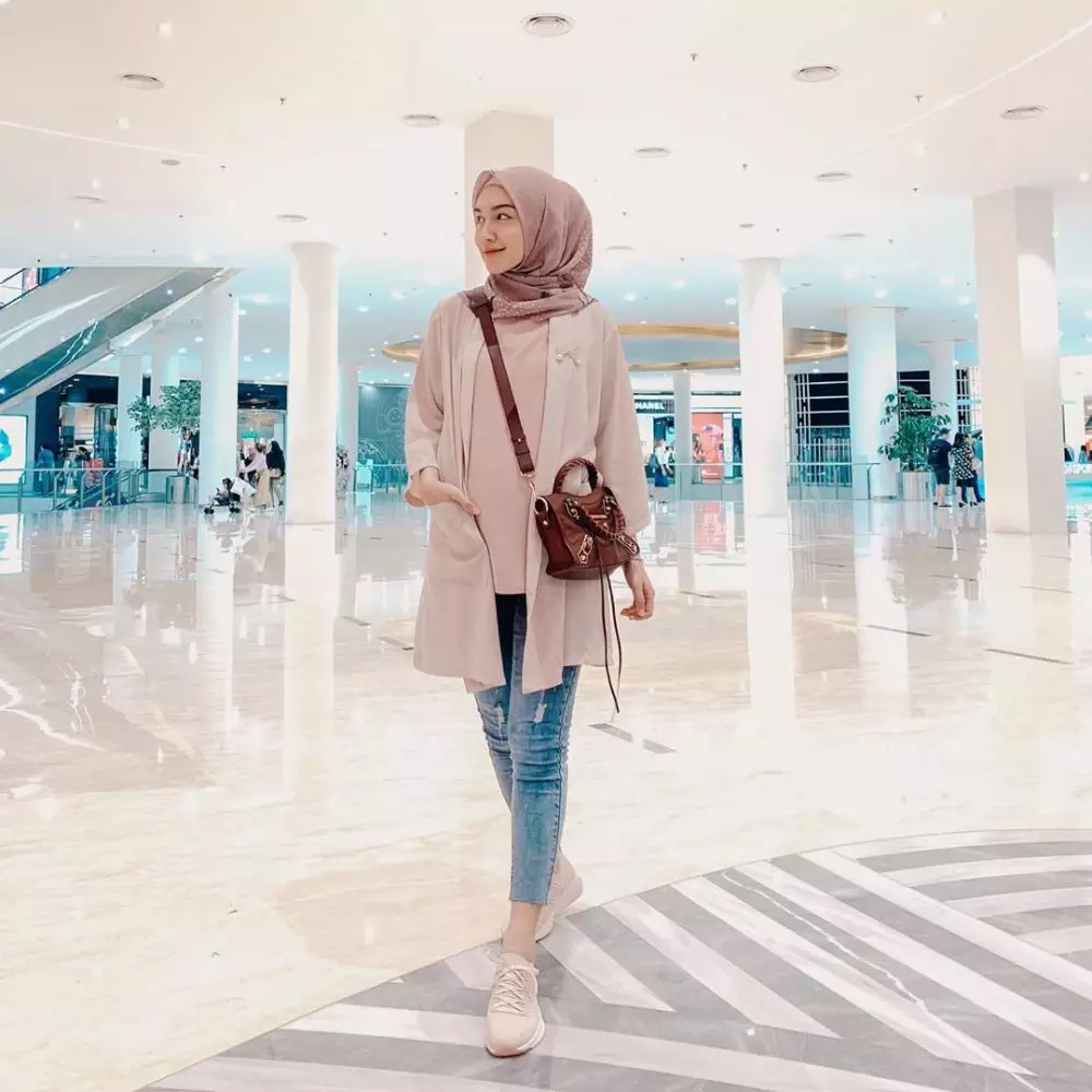 inspirasi hijab bernuansa pastel ala melody prima instagram