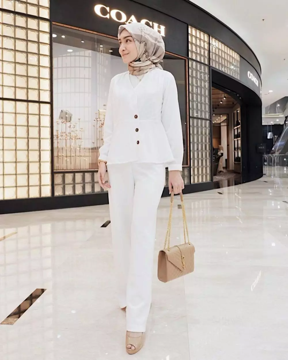 inspirasi hijab bernuansa pastel ala melody prima instagram