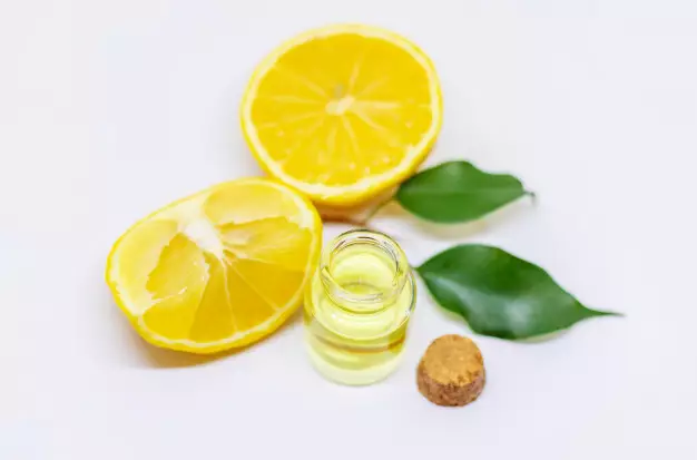 Membuat masker lemon © 2020 brilio.net