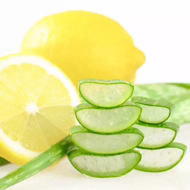 Membuat masker lemon © 2020 brilio.net