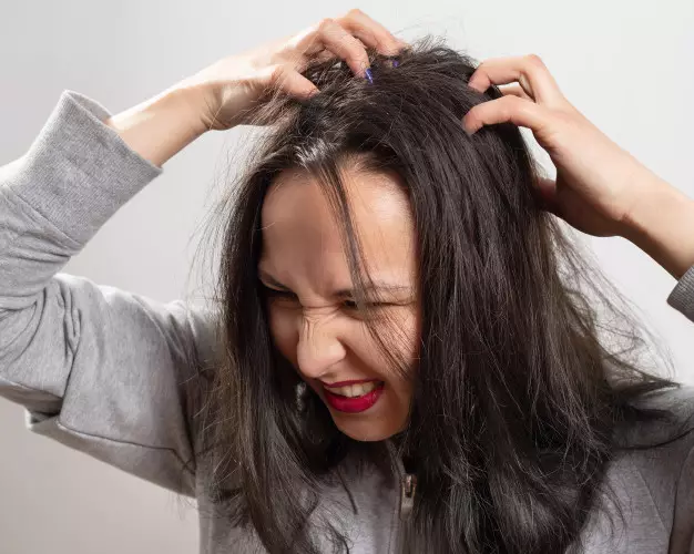 minyak kelapa untuk rambut freepik