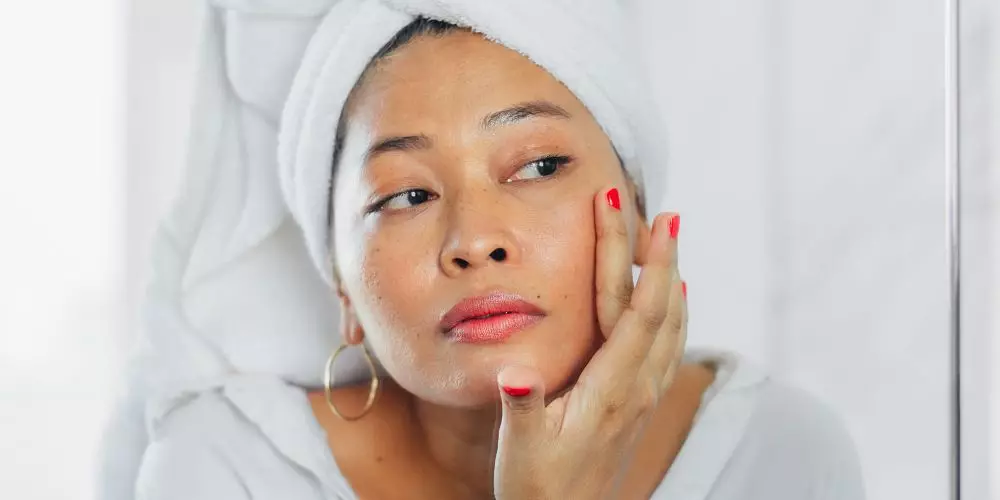 Tips memilih skincare © 2021 brilio.net Tips memilih skincare © 2021 brilio.net