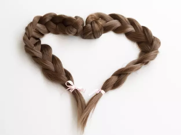 Cara sederhana bikin rambut jadi berkilau © freepik.com