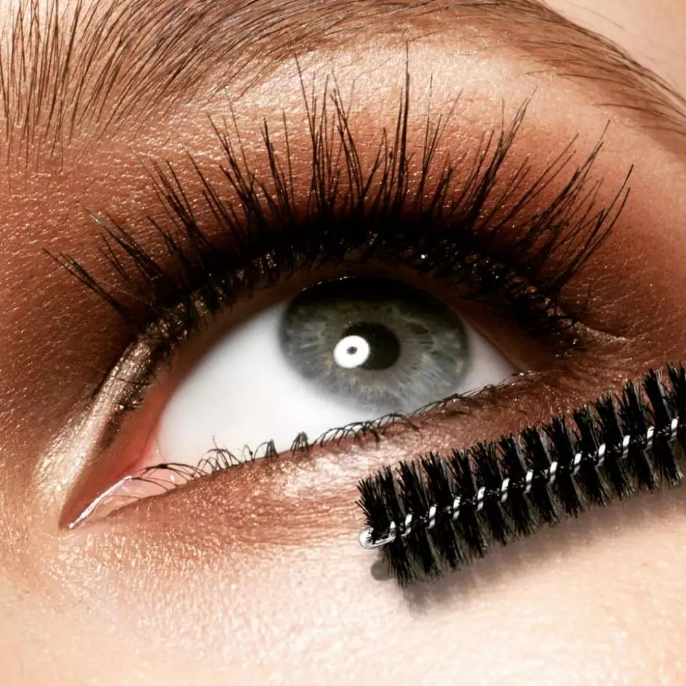 Tren makeup 2021 © 2021 brilio.net Tren makeup 2021 © 2021 brilio.net