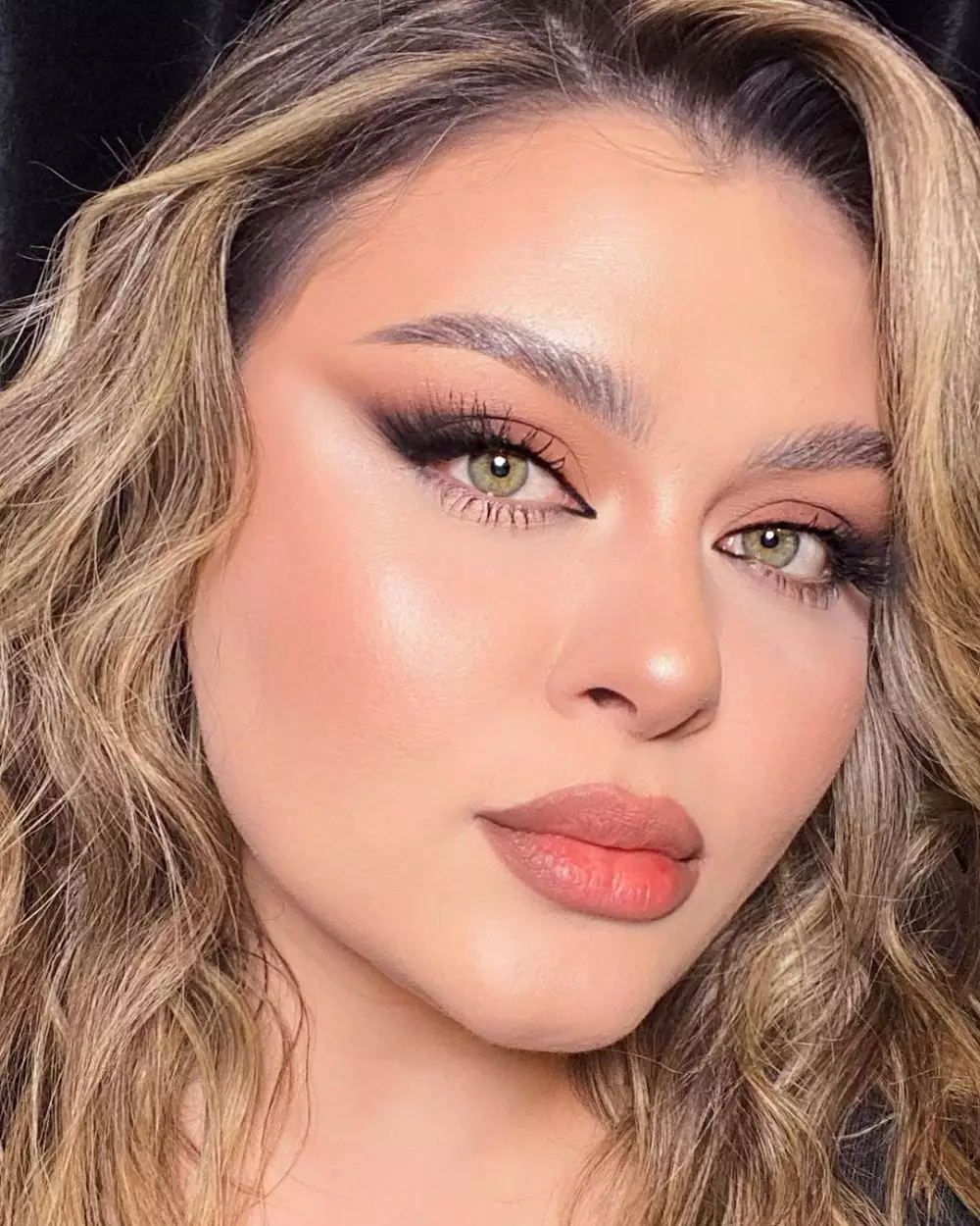 Tren makeup 2021 © 2021 brilio.net Tren makeup 2021 © 2021 brilio.net