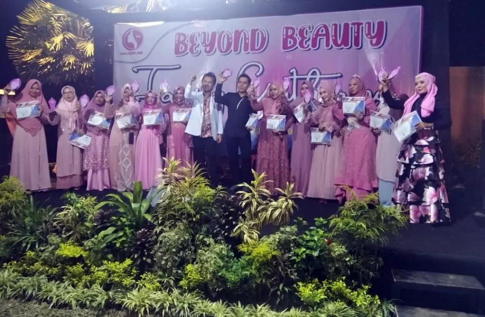 DrW Skincare salurkan bantuan © 2021 brilio.net DrW Skincare salurkan bantuan © 2021 brilio.net