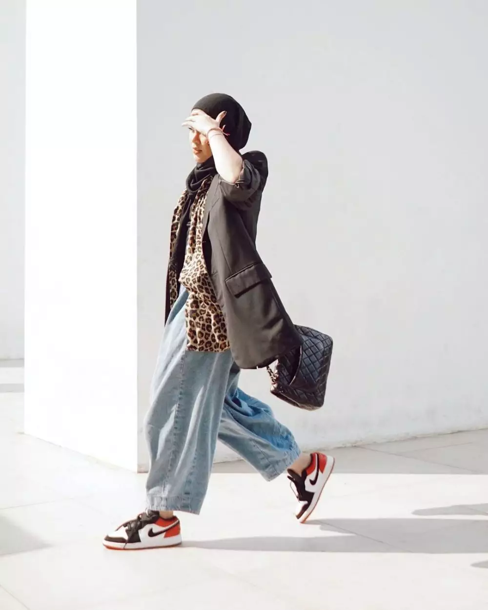 10 Gaya hijab hypebeast Sivia Azizah, mana favoritmu? berbagai sumber