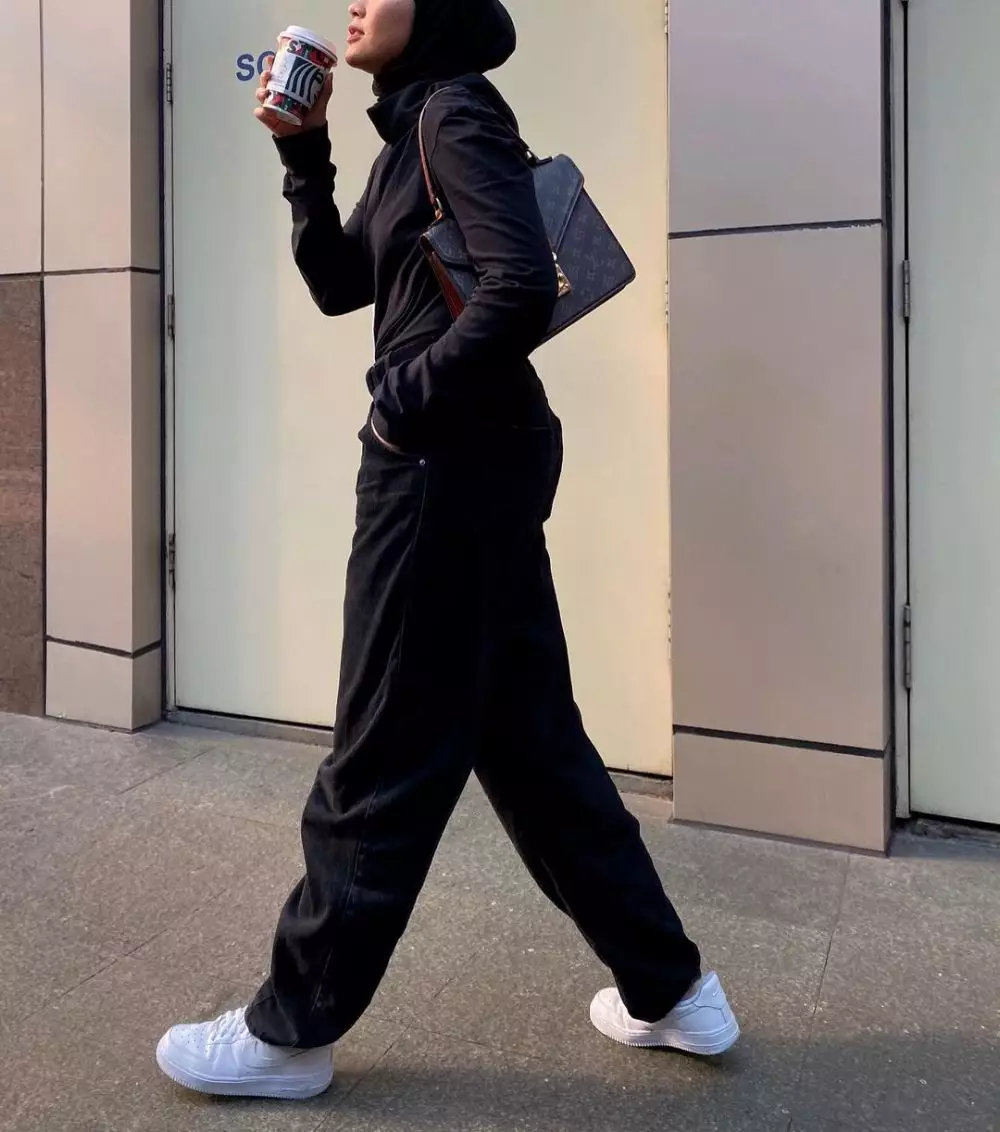 10 Gaya hijab hypebeast Sivia Azizah, mana favoritmu? berbagai sumber