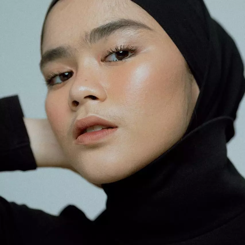 10 Gaya hijab hypebeast Sivia Azizah, mana favoritmu? berbagai sumber