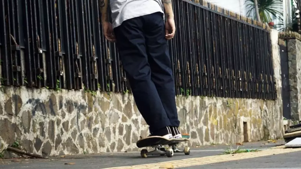 Kostumisasi pakaian online © 2021 brilio.net Kostumisasi pakaian online © 2021 brilio.net