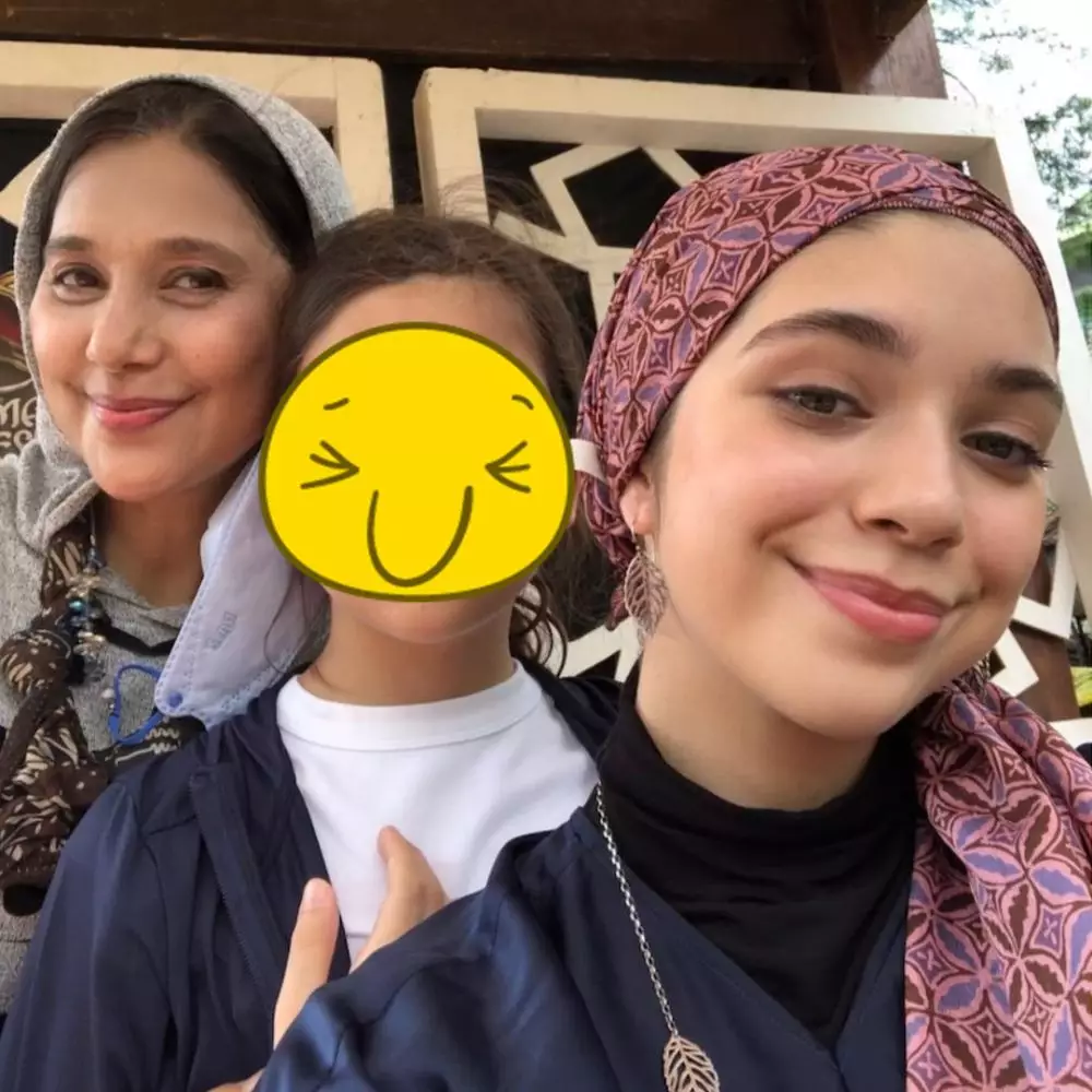 Ayu dan Isabel © Instagram