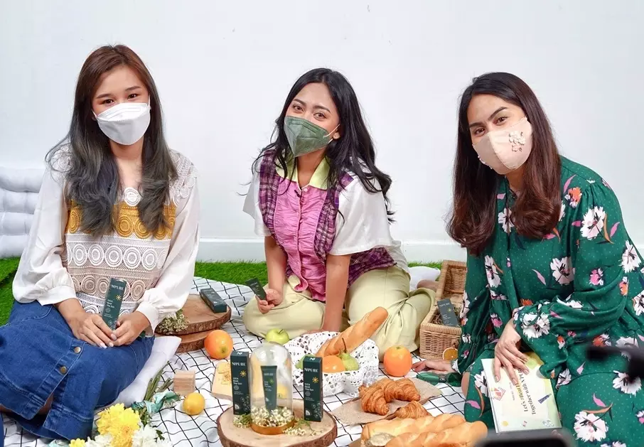 Pentingnya menggunakan sunscreen © 2021 brilio.net Pentingnya menggunakan sunscreen © 2021 brilio.net