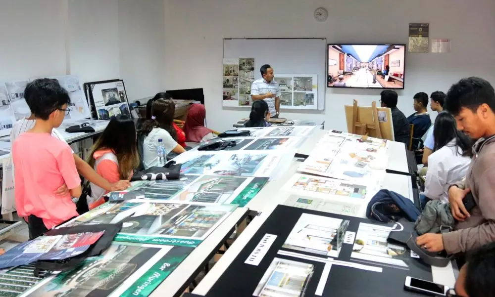 Tips desainer bersaing di kancah internasional © 2021 brilio.net Tips desainer bersaing di kancah internasional © 2021 brilio.net