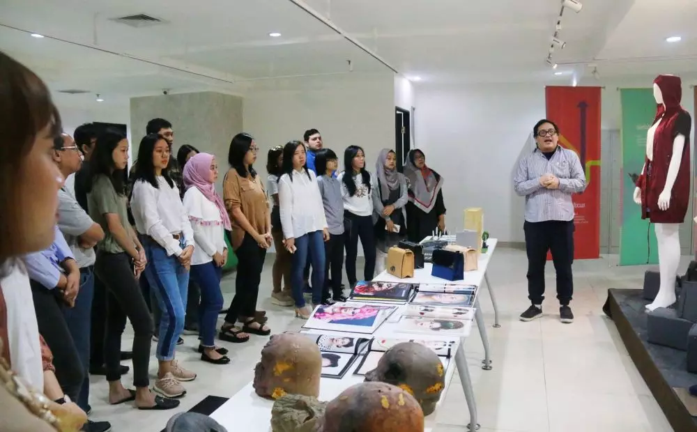 Tips desainer bersaing di kancah internasional © 2021 brilio.net Tips desainer bersaing di kancah internasional © 2021 brilio.net