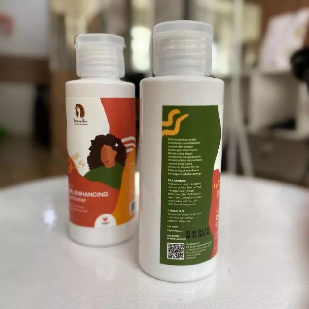 tips merawat rambut keriting © 2021 brilio.net