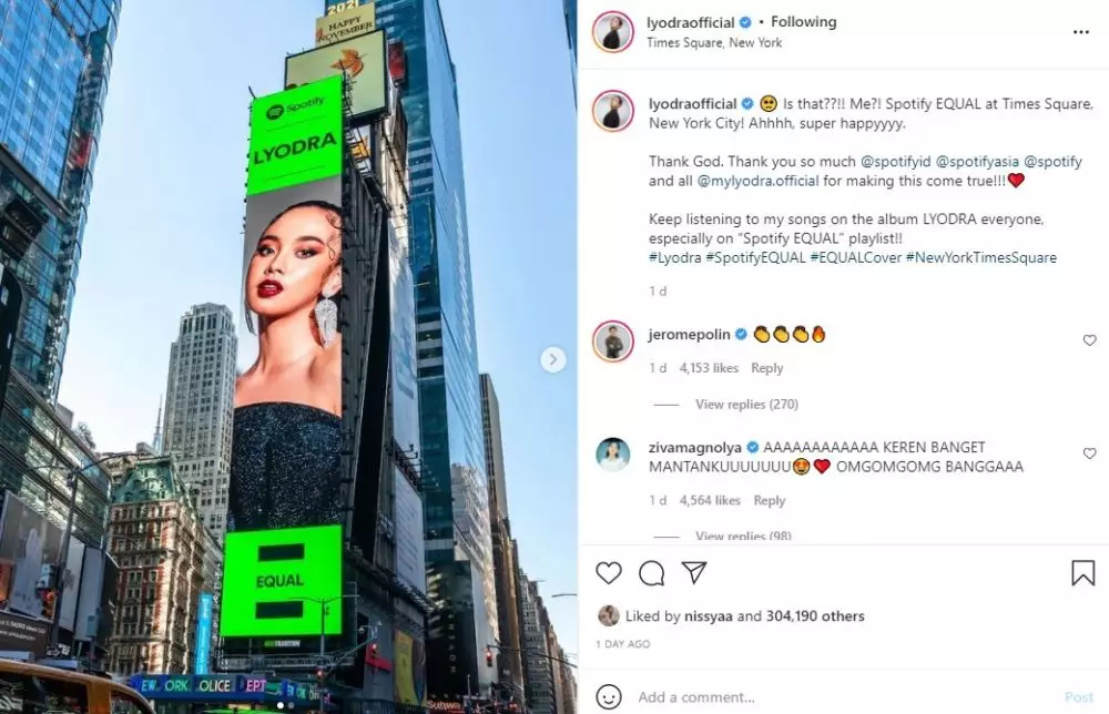 Wajahnya terpampang di Times Square New York © 2021 Instagram