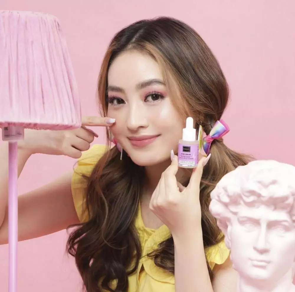 Cara memakai serum scarlett instagram/freepik