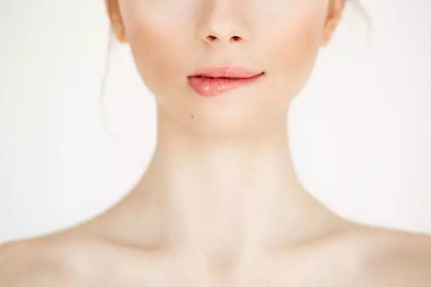 Manfaat lip serum freepik