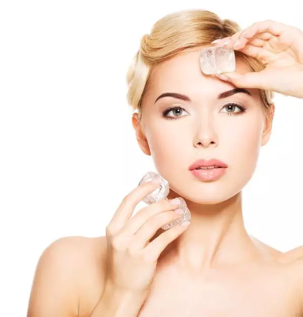 Manfaat es batu untuk wajah © 