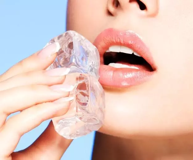 Manfaat es batu untuk wajah © 