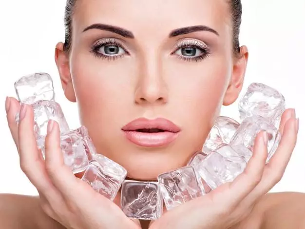 Manfaat es batu untuk wajah © 