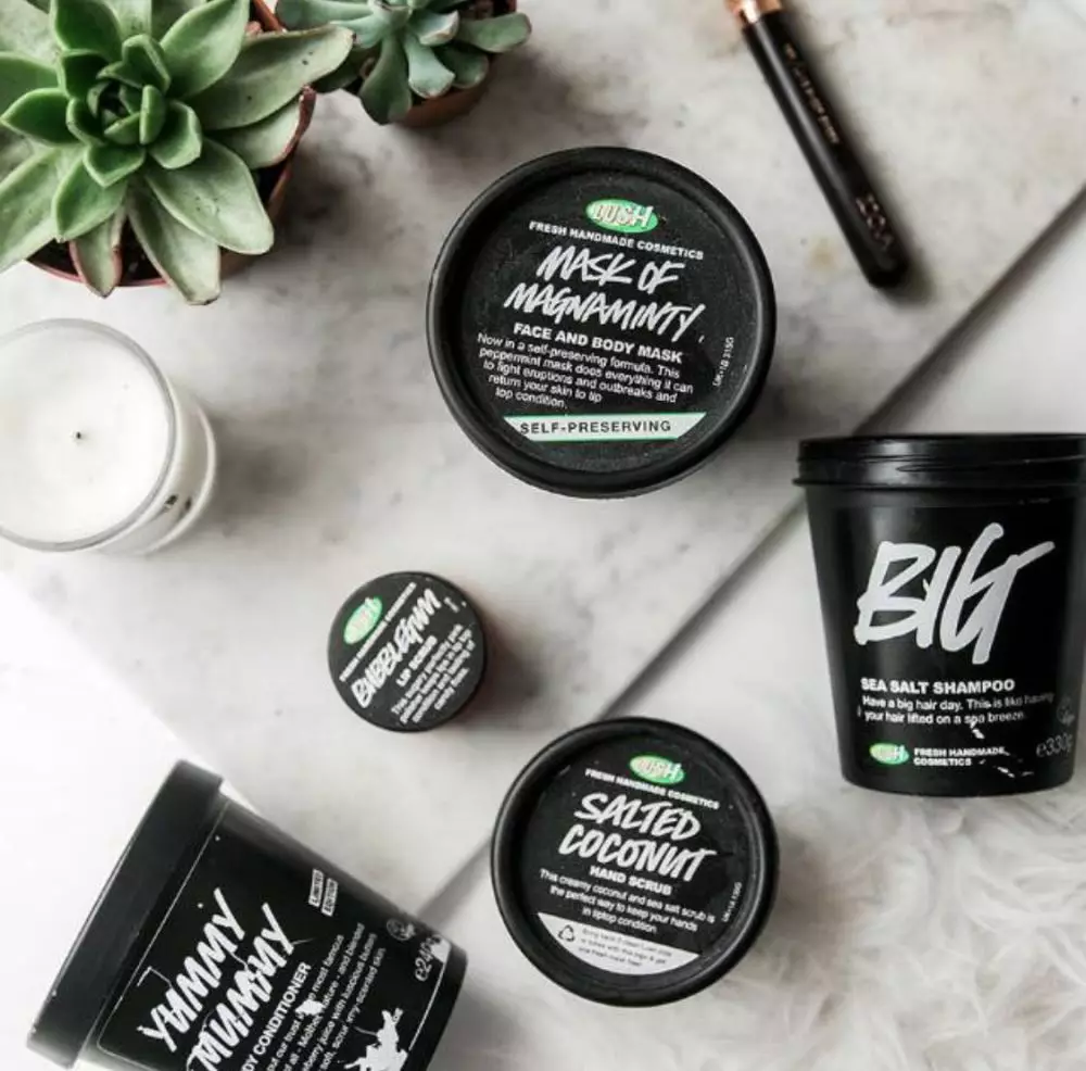 Masker wajah pria © 