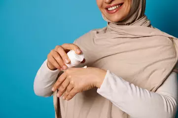 body serum hijab nivea © Freepik