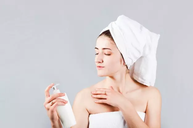 Manfaat Nivea body serum care and protect ©