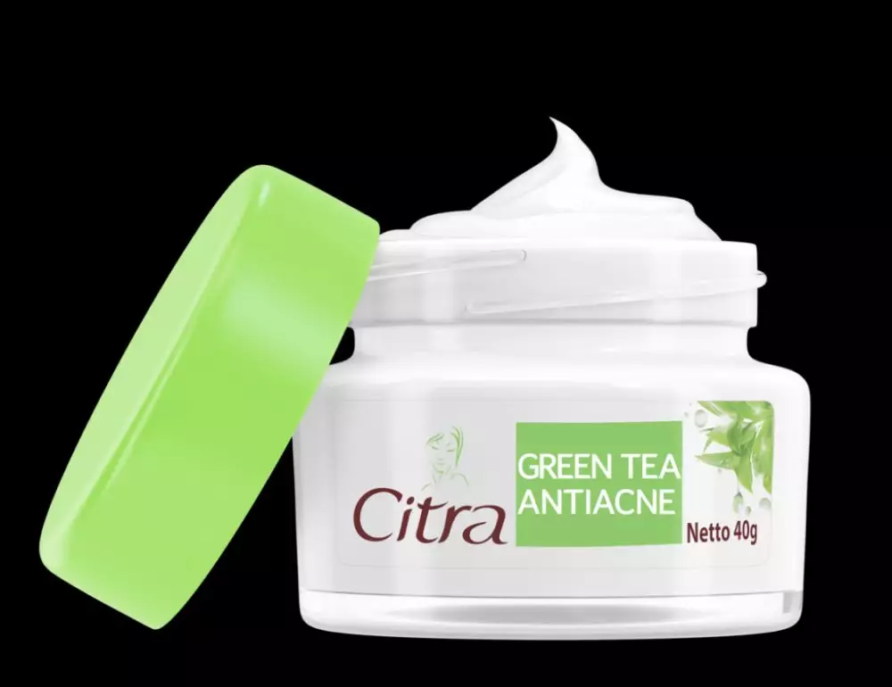 Pelembap wajah unruk kulit berjerawat © Pelembap wajah unruk kulit berjerawat ©