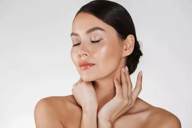 Serum Scarlett dan manfaat © 2022 freepik.com