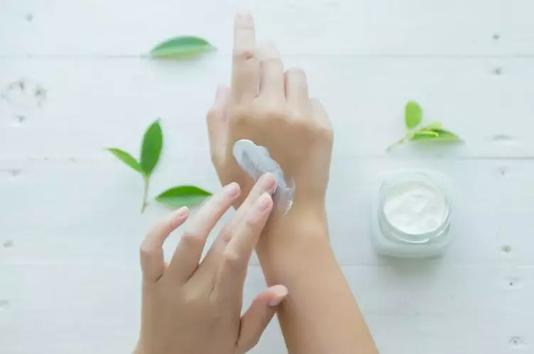 Perbedaan body lotion dan body serum   © 2022 berbagai sumber  Perbedaan body lotion dan body serum   © 2022 berbagai sumber
