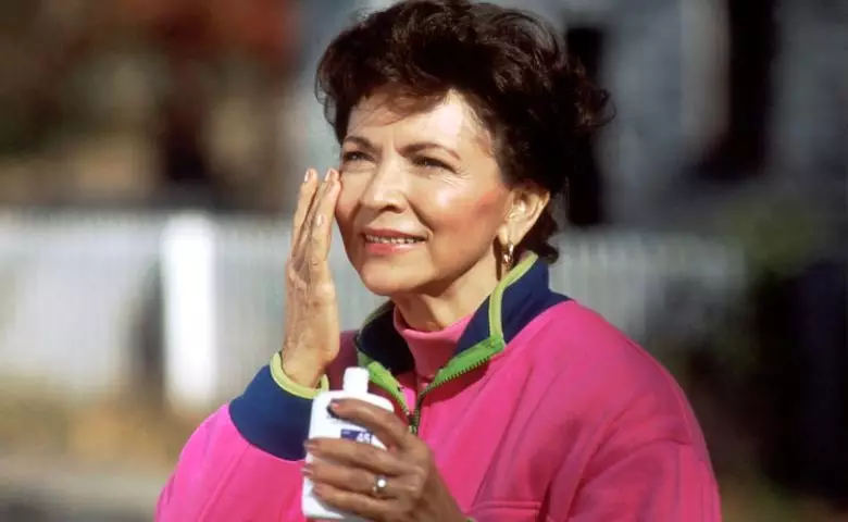 Manfaat sunscreen bagi wajah © 2022 brilio.net  Manfaat sunscreen bagi wajah © 2022 brilio.net