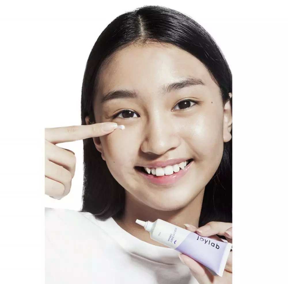 skincare menghilangkan mata panda © 