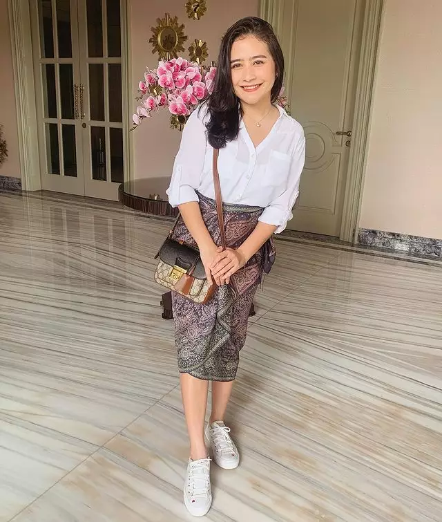 Rahasia wajah glowing Prilly Latuconsina Instagram Rahasia wajah glowing Prilly Latuconsina Instagram
