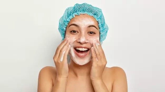 urutan pemakaian skincare pagi © urutan pemakaian skincare pagi ©