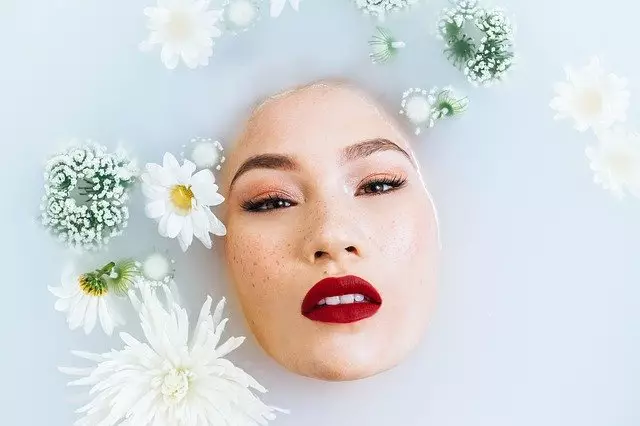 <img style= <img style=