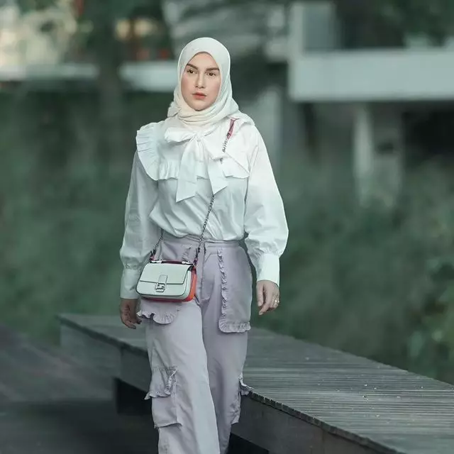  Rahasia wajah cerah ala Irish Bella Instagram 