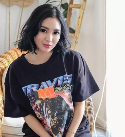 4 Tips wajah glowing alami Wika Salim, rutin perawatan holywood peel Instagram 4 Tips wajah glowing alami Wika Salim, rutin perawatan holywood peel Instagram