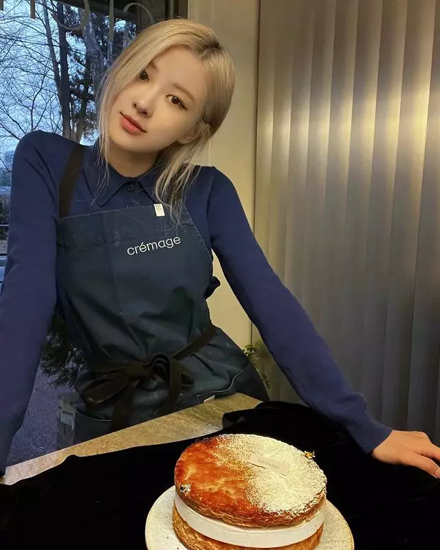 Cara wajah glowing ala Rose Blackpink Instagram Cara wajah glowing ala Rose Blackpink Instagram