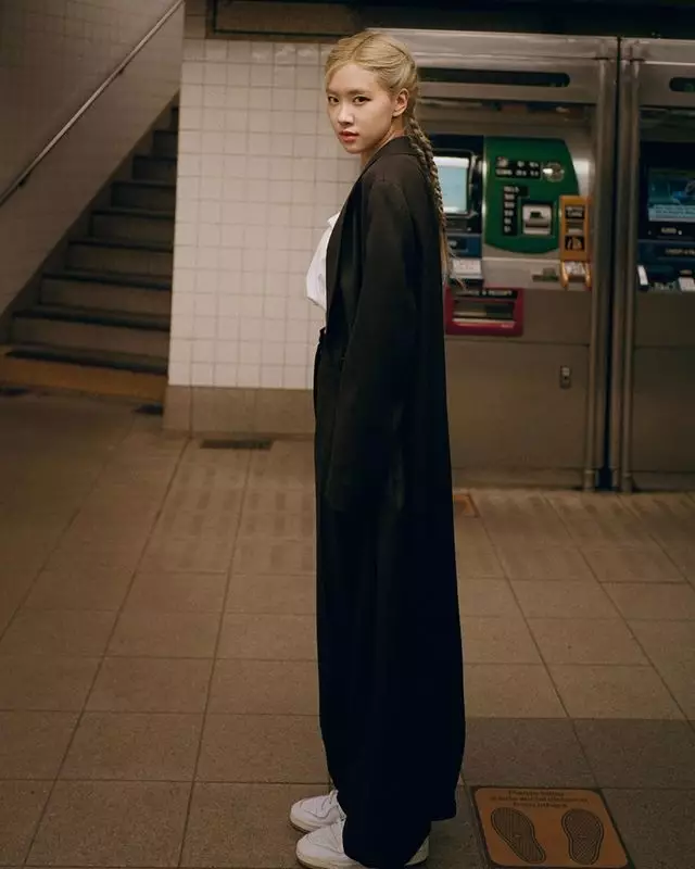 Cara wajah glowing ala Rose Blackpink Instagram Cara wajah glowing ala Rose Blackpink Instagram