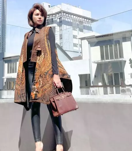  Rahasia kecantikan wajah sehat Nikita Mirzani Instagram