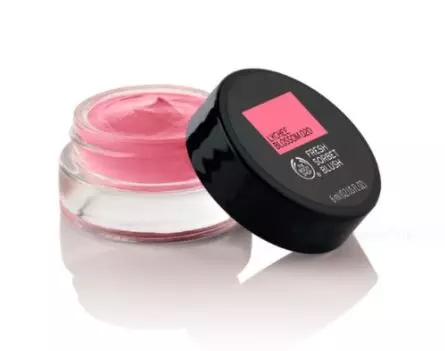 Rahasia tampil cantik natural pakai makeup rutin ala Awkarin Berbagai sumber Rahasia tampil cantik natural pakai makeup rutin ala Awkarin Berbagai sumber