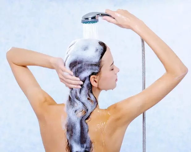 Perawatan rambut berwarna ala Pevita Pearce Berbagai sumber Perawatan rambut berwarna ala Pevita Pearce Berbagai sumber